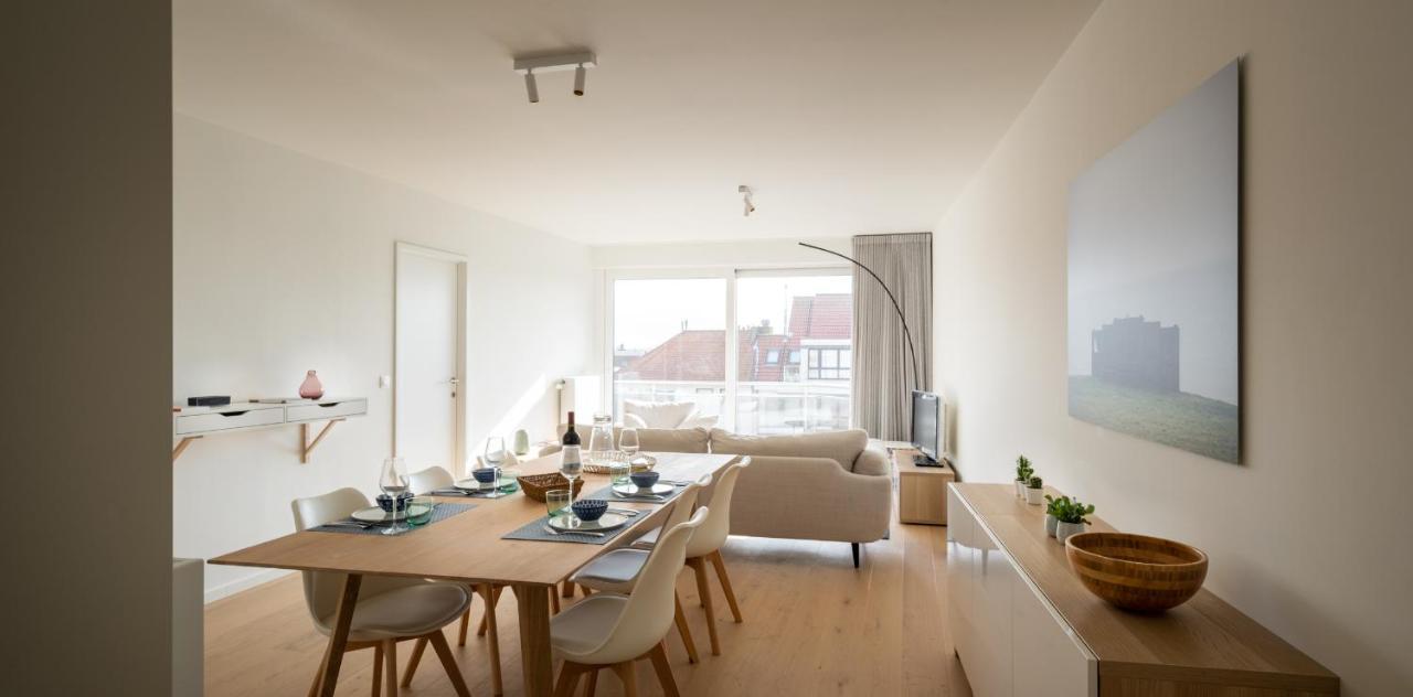 Modern & Spacious Apartment Near Beach In Knokke Exterior photo